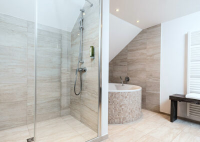 Großzügiges Badezimmer