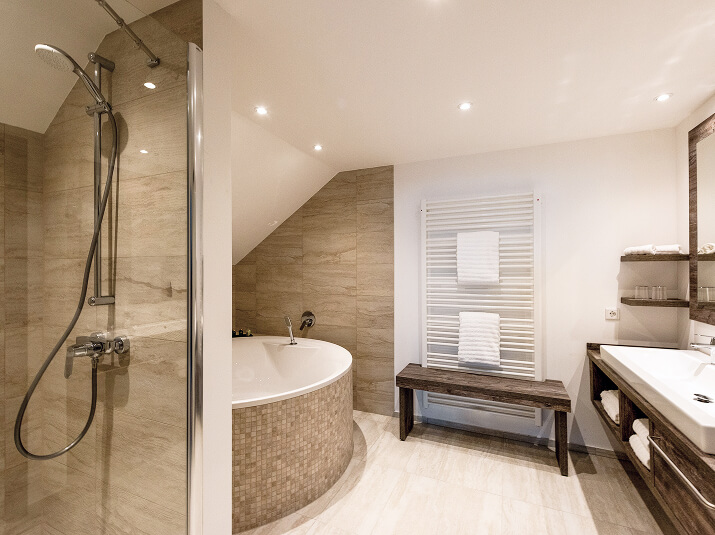 Großzügiges Badezimmer