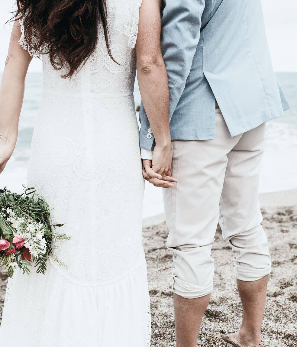 Hochzeitspaar am Strand