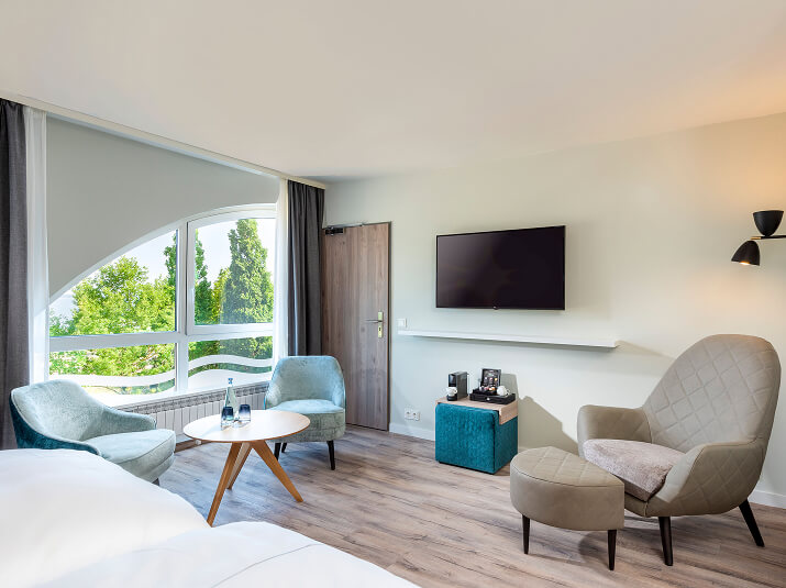 Sitzecke im Lichtdurchflutetem Zimmer